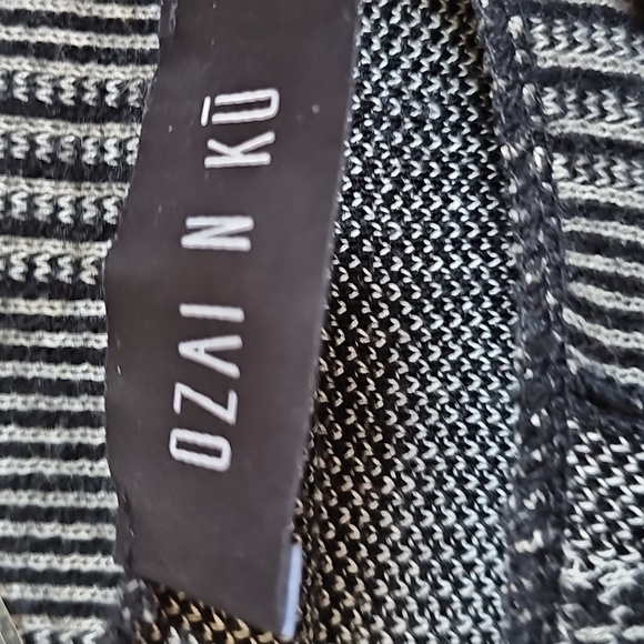 Woman's top - Picture 4 of 5